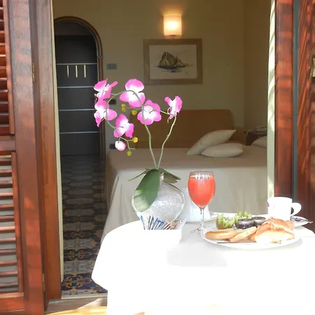 Aktea Otel Lipari (Isola Lipari)