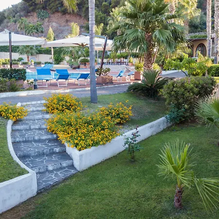 Aktea 4* Липари